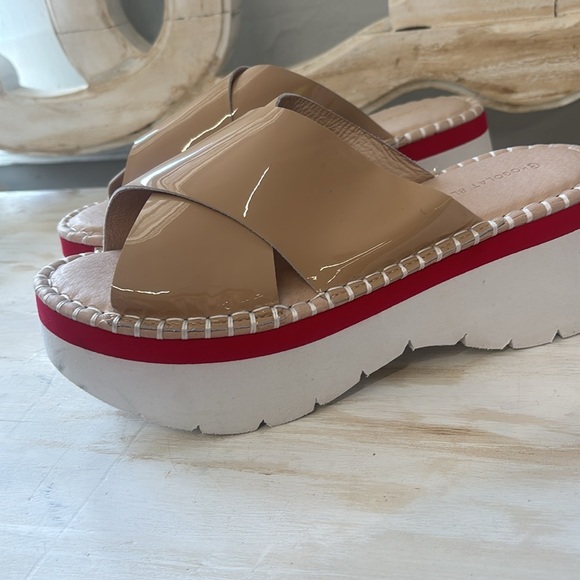 Chocolat Blu Tan and Red Platform Sandals Size 39 or Women’s 8.5 - Picture 4 of 5